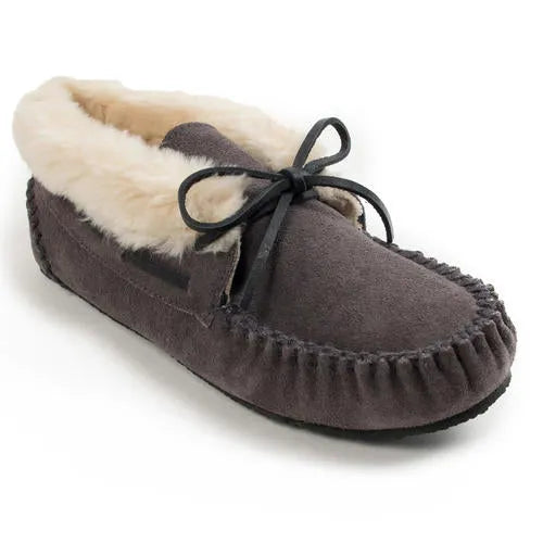 Minnetonka Chrissy Bootie Women’s Slipper